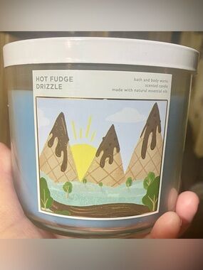 Bath & Body Works 3-Wick Scented Candle “Hot Fudge Drizzle"